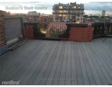 Main picture of 366 Commonwealth Ave