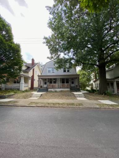 Main picture of 55 W Lakeview Ave