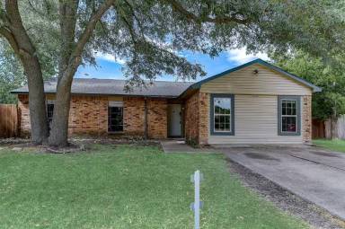 Main picture of 5800 Mimosa Ln