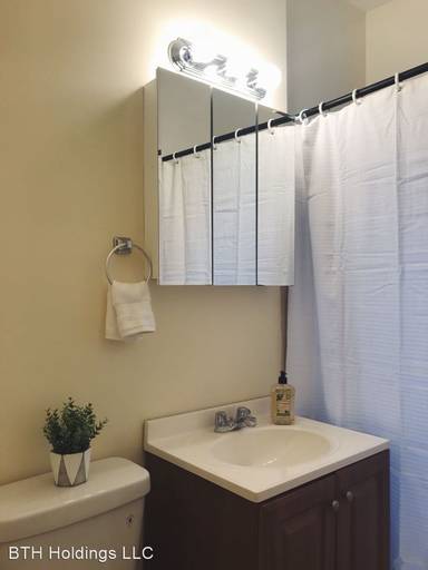 Main picture of 26 Broadway Ter