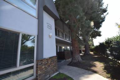 Main picture of 12142 Burbank Blvd
