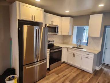 Main picture of 2859 N Stillman St