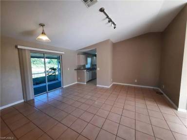 Main picture of 4798 Golfview Blvd