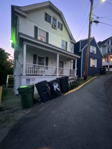 Main picture of 437 Baird St