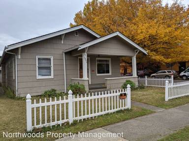 Main picture of 1495 Oak St