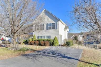 Main picture of 221 Buttercup Ln