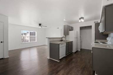 Main picture of 2851 Xavier St