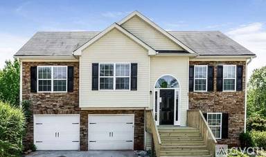 Main picture of 90 Lumby Ln