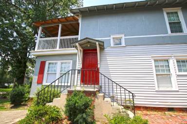 Main picture of 2713 Preston St