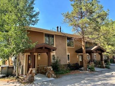 Main picture of 867 Airport Rd