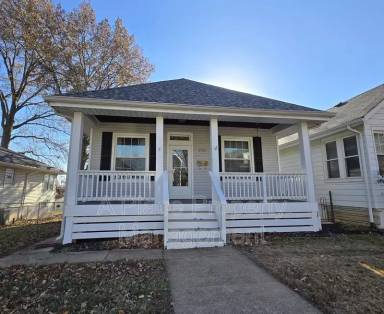Main picture of 5736 Lansdowne Ave