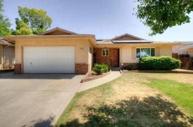 Main picture of 1503 E Warner Ave