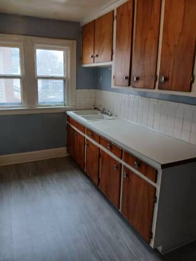 Main picture of 1746 Ford Ave