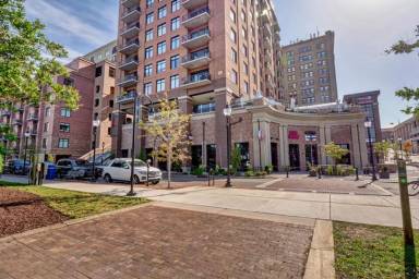 Main picture of 240 N Water St