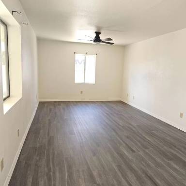 Main picture of W Coffee Dr