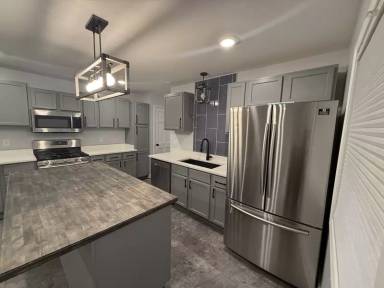 Main picture of 3301 Johnson St NE
