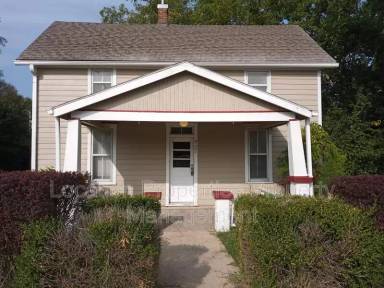 Main picture of 927 Main St