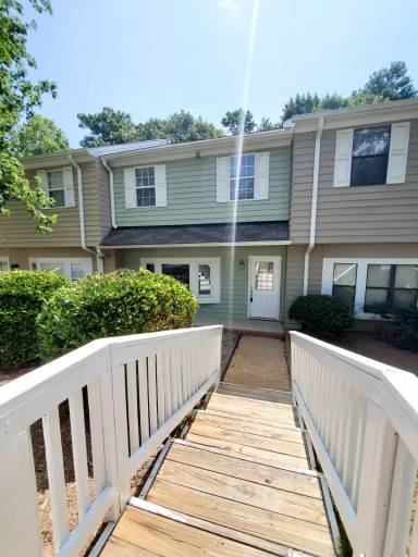 Main picture of 5464 Pine Top Cir