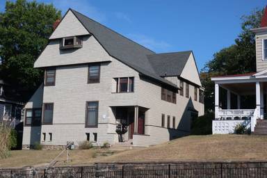 Main picture of 317 Fulton St E