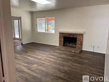 Main picture of 5613 Campanile Way