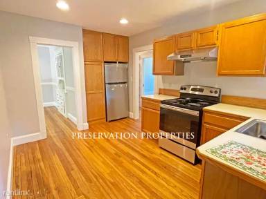 Main picture of 141 Parker St