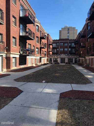 Main picture of 4627 S Drexel Blvd