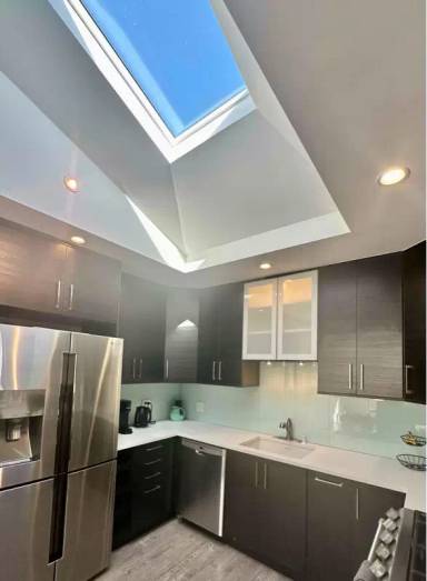 Main picture of 1117 Ocean Park Blvd