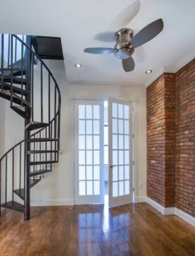 Main picture of 5 W 103rd St