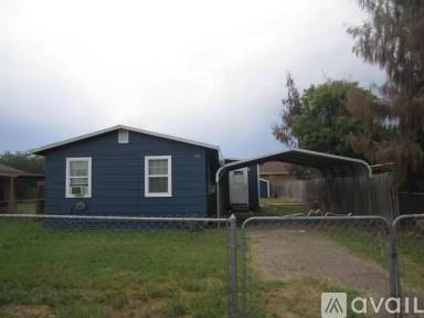 Main picture of 1711 E McIntyre St