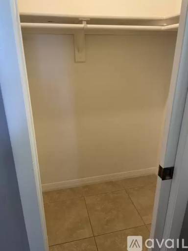 Main picture of 113 SW 44th St