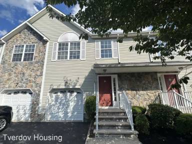 Main picture of 52 Victoria Dr