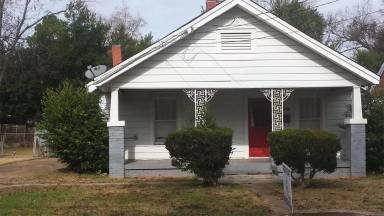 Main picture of 2323 Windsor Ave