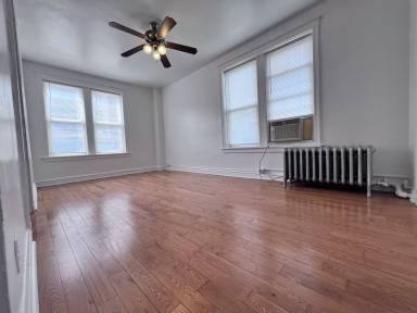 Main picture of Lindell Park Apartments