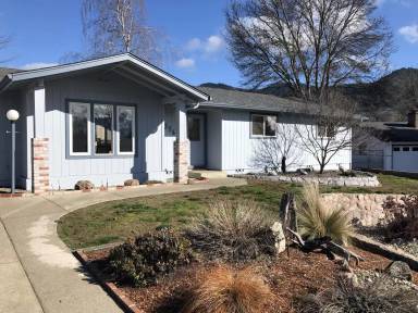 Main picture of 776 NW Carol Dr