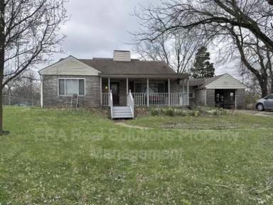 Main picture of 7723 W Chester Rd