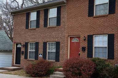 Main picture of 247 E Green St