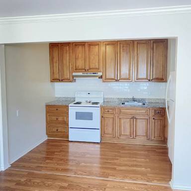Main picture of 2141 Clement St