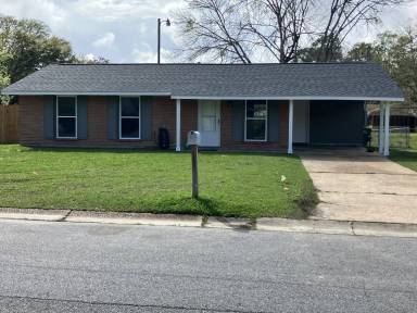 Main picture of 7517 Madison Dr