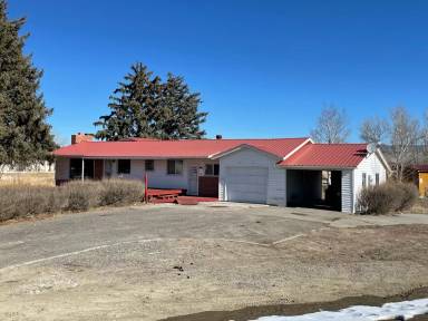 Main picture of 1665 E Oak Grove Rd