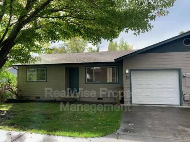 Main picture of 247 SW Rogue River Ave