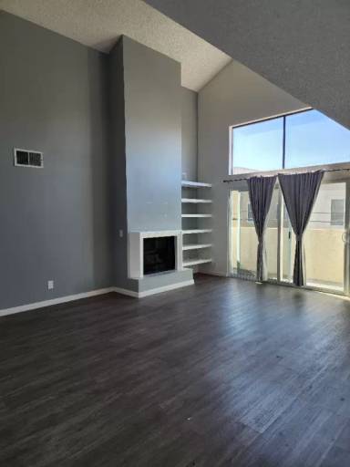 Main picture of 5325 Denny Ave