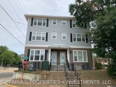 Main picture of 501 Palm Ct