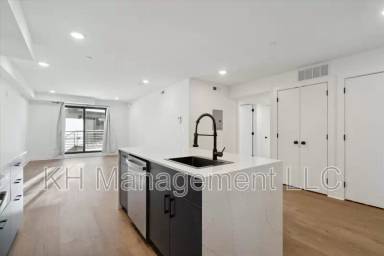 Main picture of 1951 Point Breeze Ave