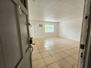 Main picture of 300 NE 4th St