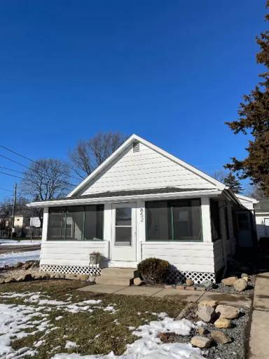 Main picture of 852 Ridgewood Way
