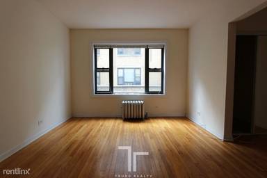 Main picture of 4516 N Wolcott Ave