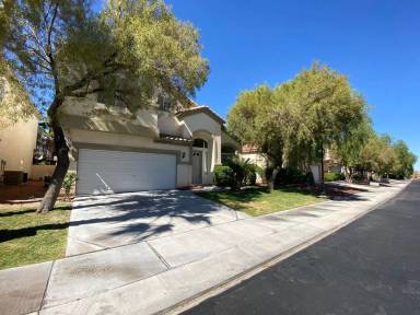 Main picture of 320 Tayman Park Ave