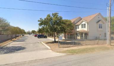 Main picture of 1015 E Crockett St