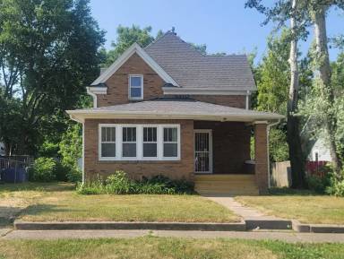 Main picture of 916 Montague St