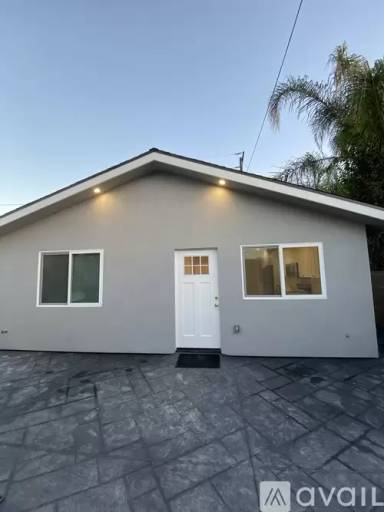 Main picture of 4044 Carlotta St